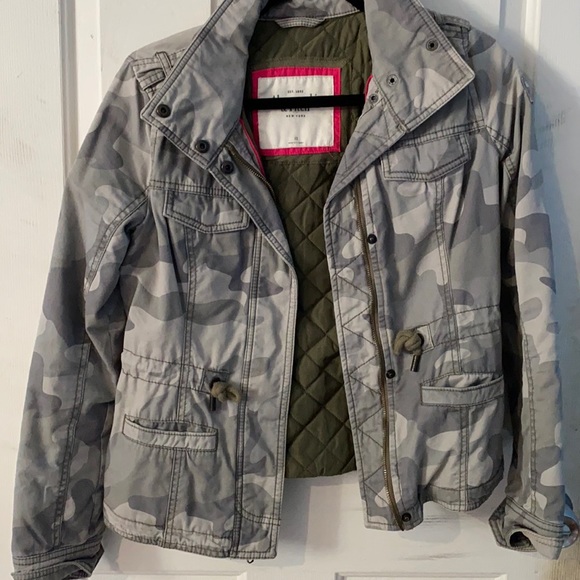 Jacket - Picture 1 of 6